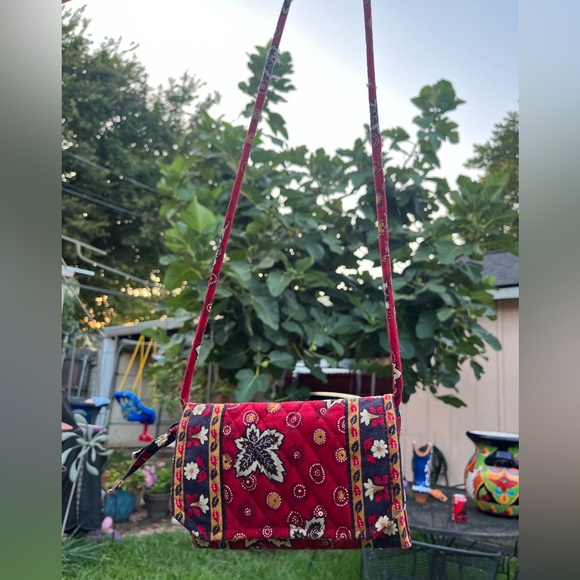 Vera Bradley Red Floral Crossbody Bag - Picture 1 of 9